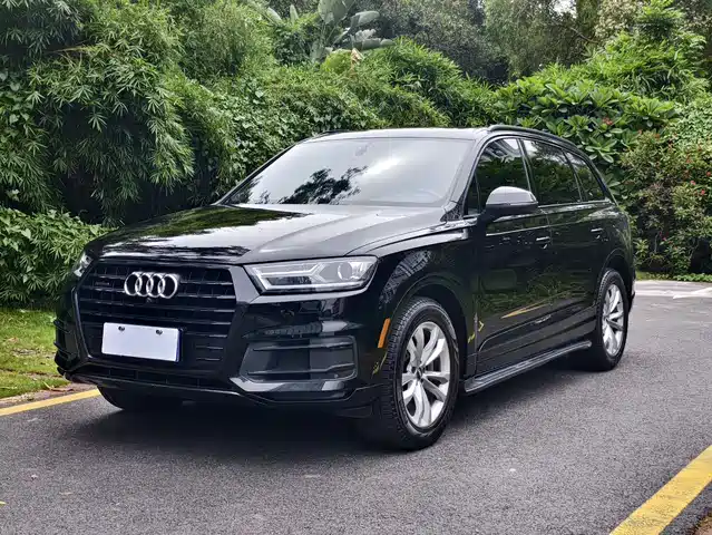 AUDI Q7 2018