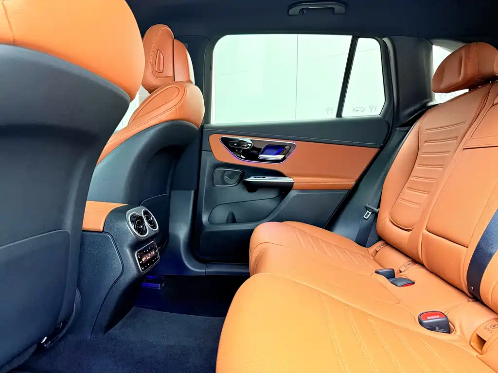Mercedes-Benz GLC — миниатюра 10