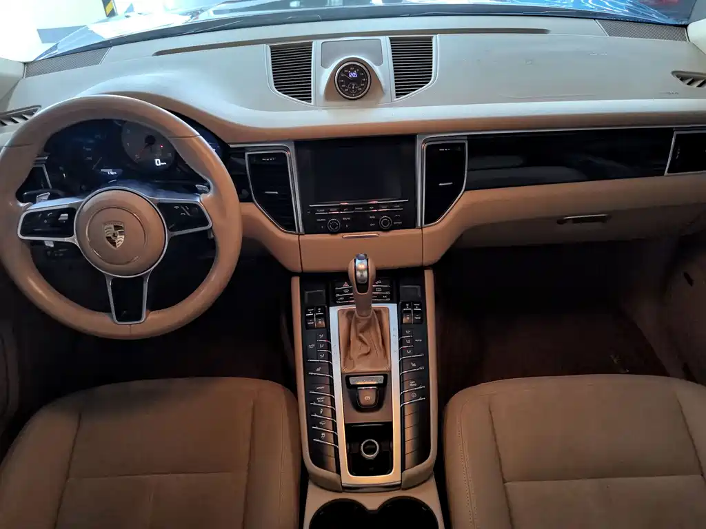 Porsche Macan — миниатюра 11