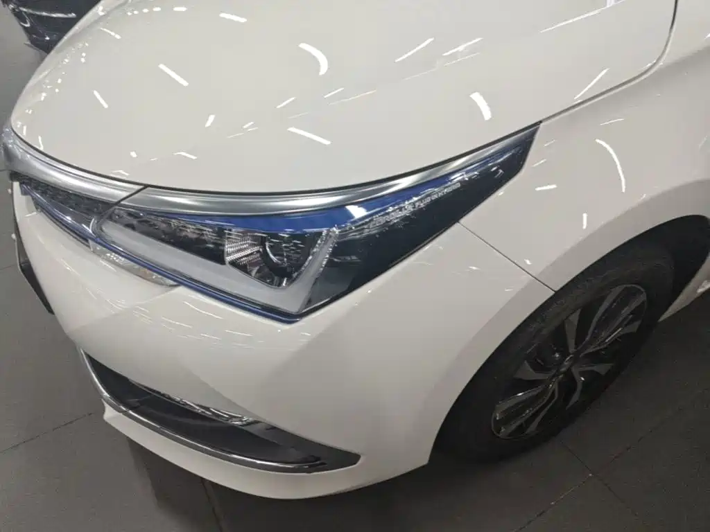 Toyota Corolla Hybrid — миниатюра 24