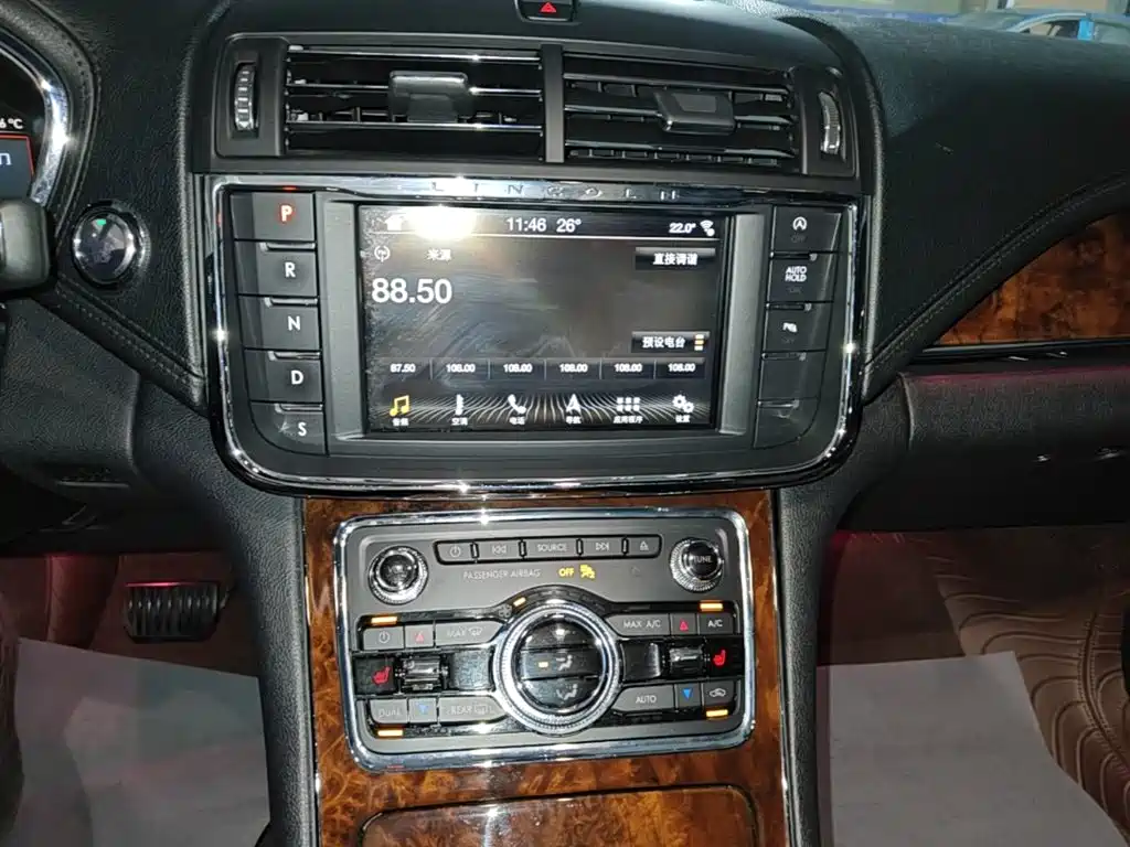 Lincoln Continental — миниатюра 13