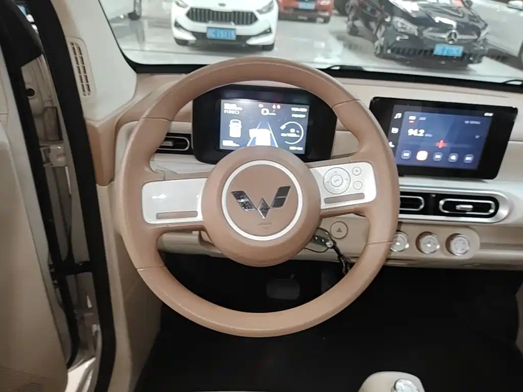 Wuling MINIEV — миниатюра 11