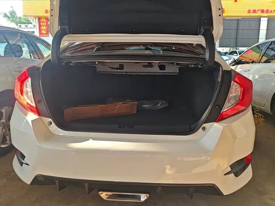 Honda Civic — миниатюра 4
