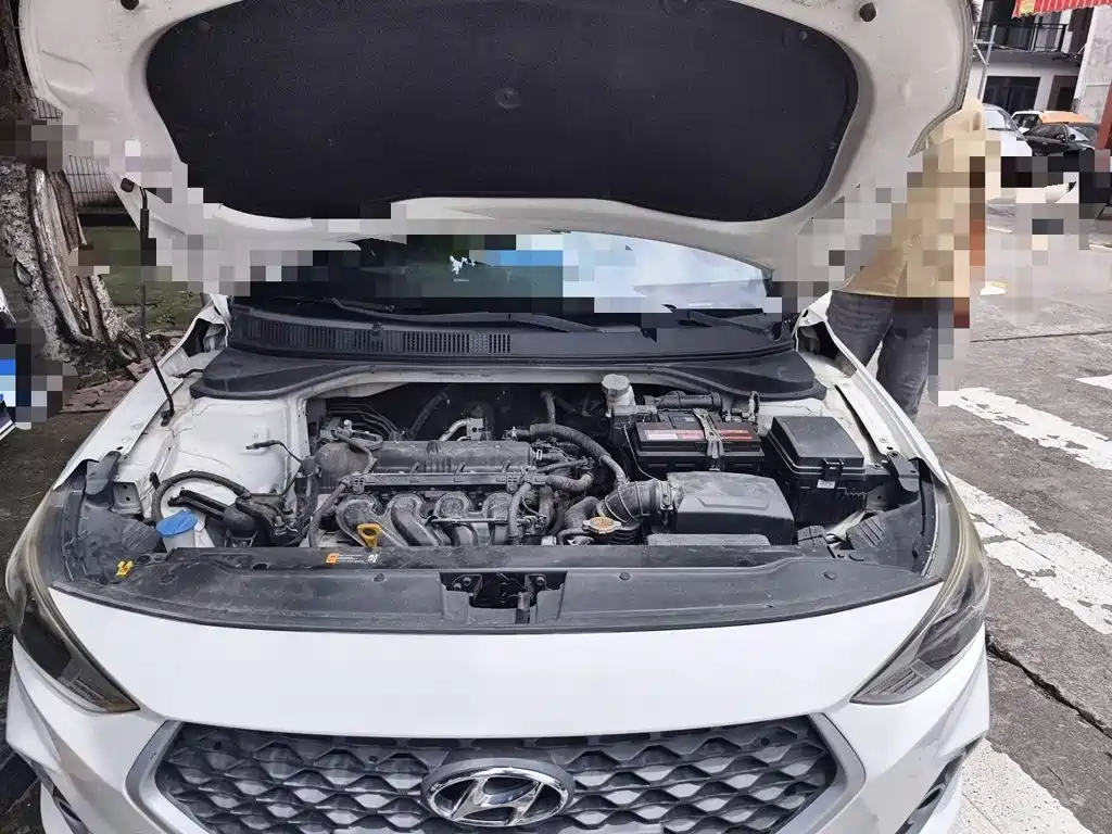 Hyundai Elantra — миниатюра 11
