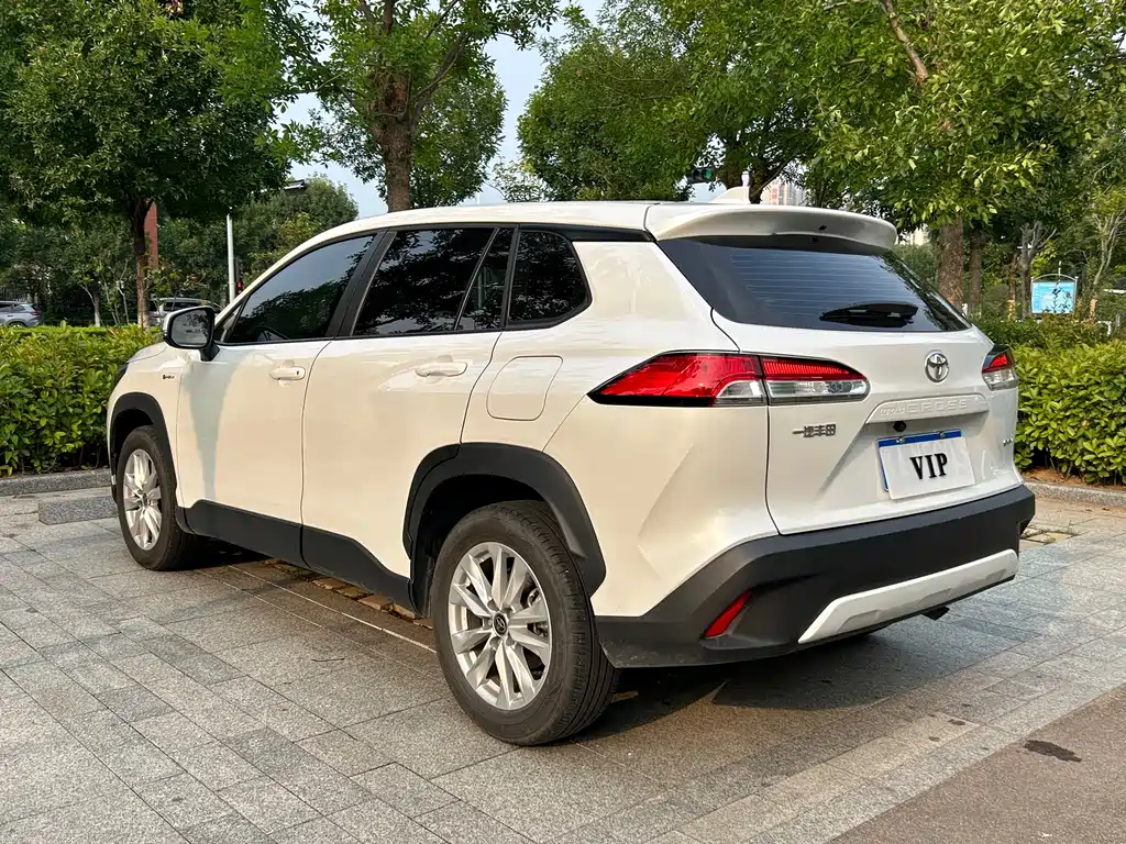 Toyota Corolla Cross — миниатюра 11