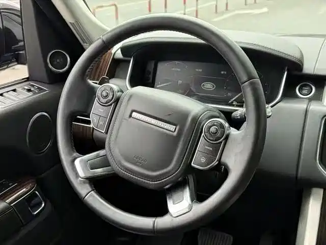 Land Rover Range Rover — миниатюра 16