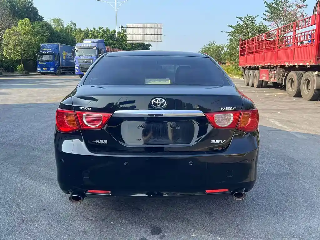 Toyota Reiz — миниатюра 6