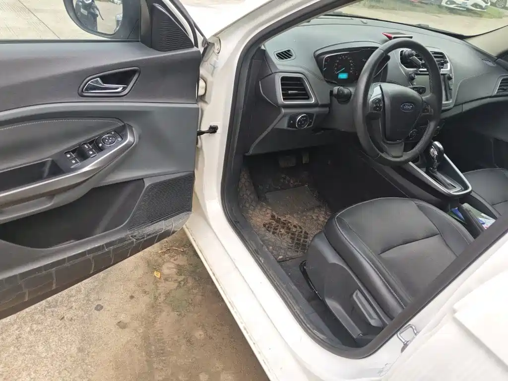 Ford Escort — миниатюра 12