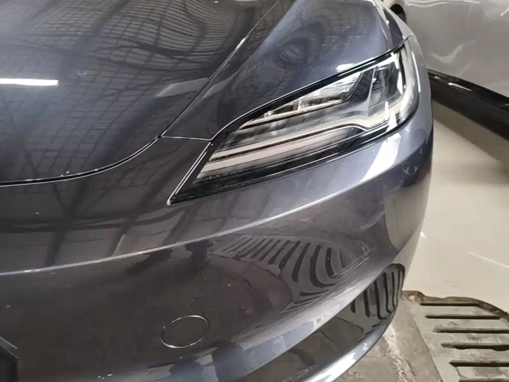 Tesla Model 3 — миниатюра 24
