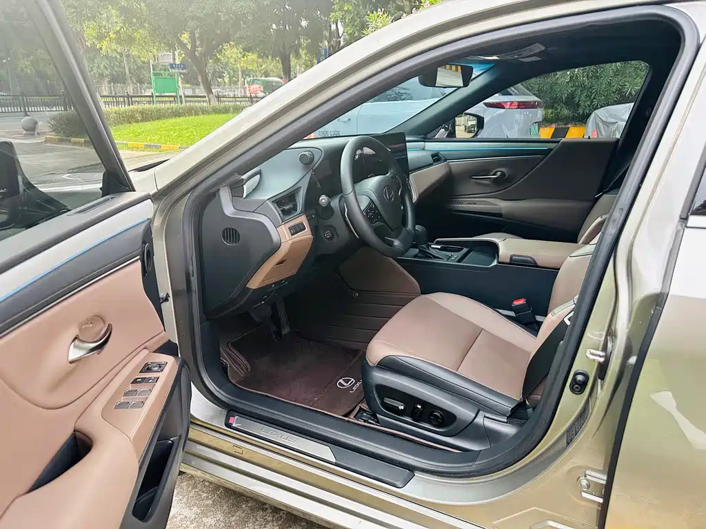 Lexus ES — миниатюра 10