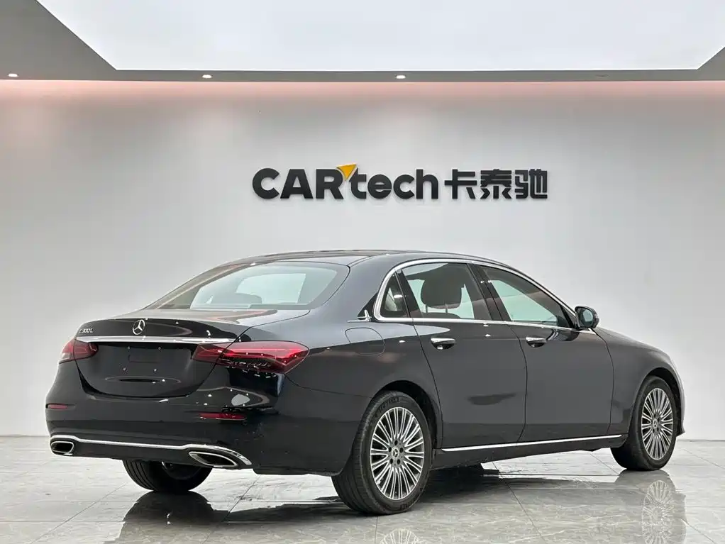 Mercedes-Benz E-Class — миниатюра 5