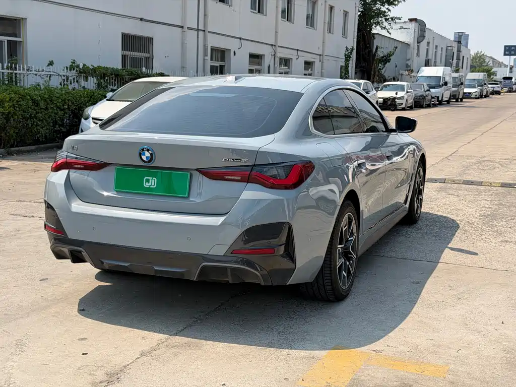 BMW i4 — миниатюра 15