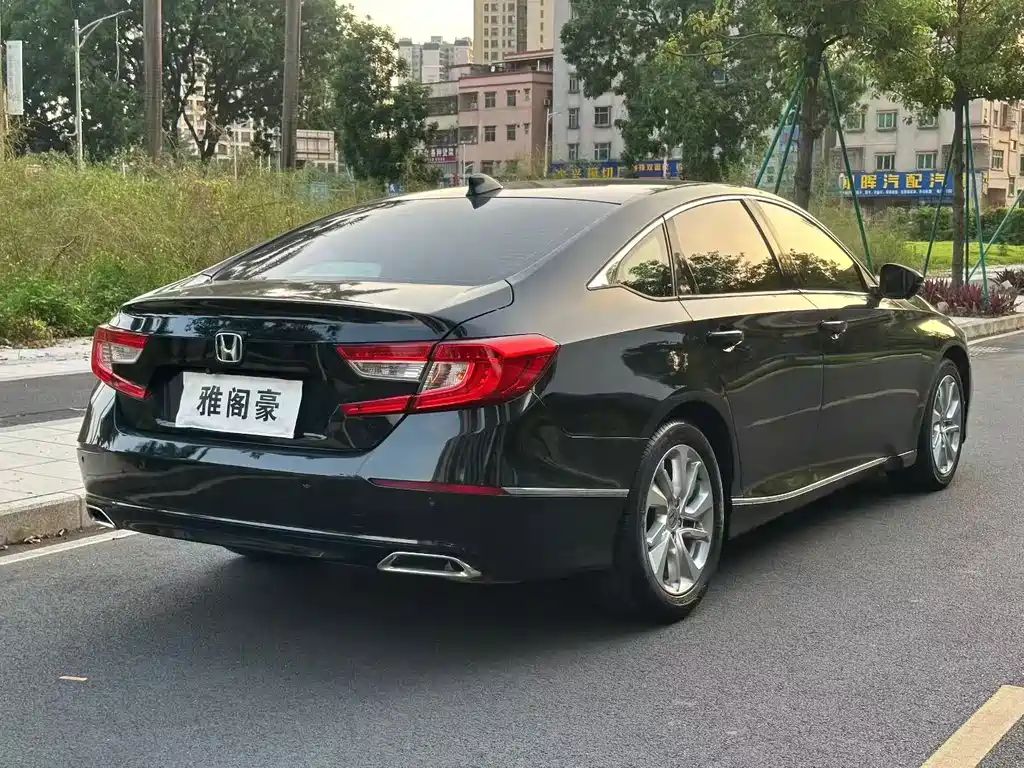 Honda Accord — миниатюра 6