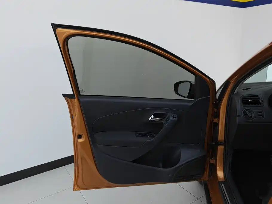 Volkswagen Polo — миниатюра 7