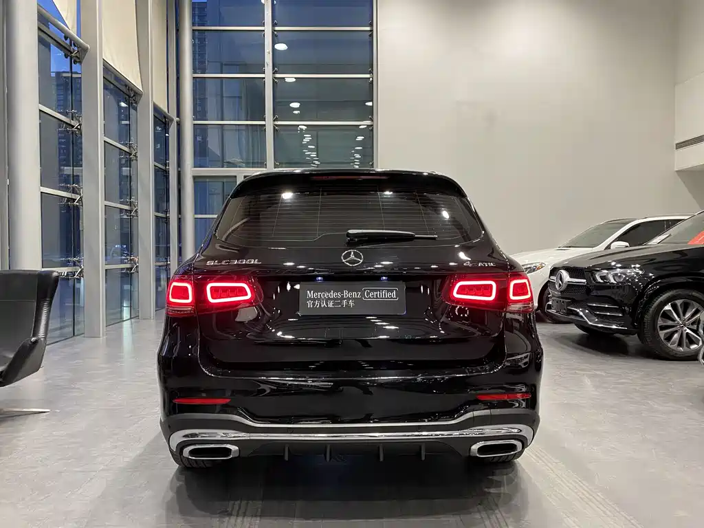 MERCEDES-BENZ GLC