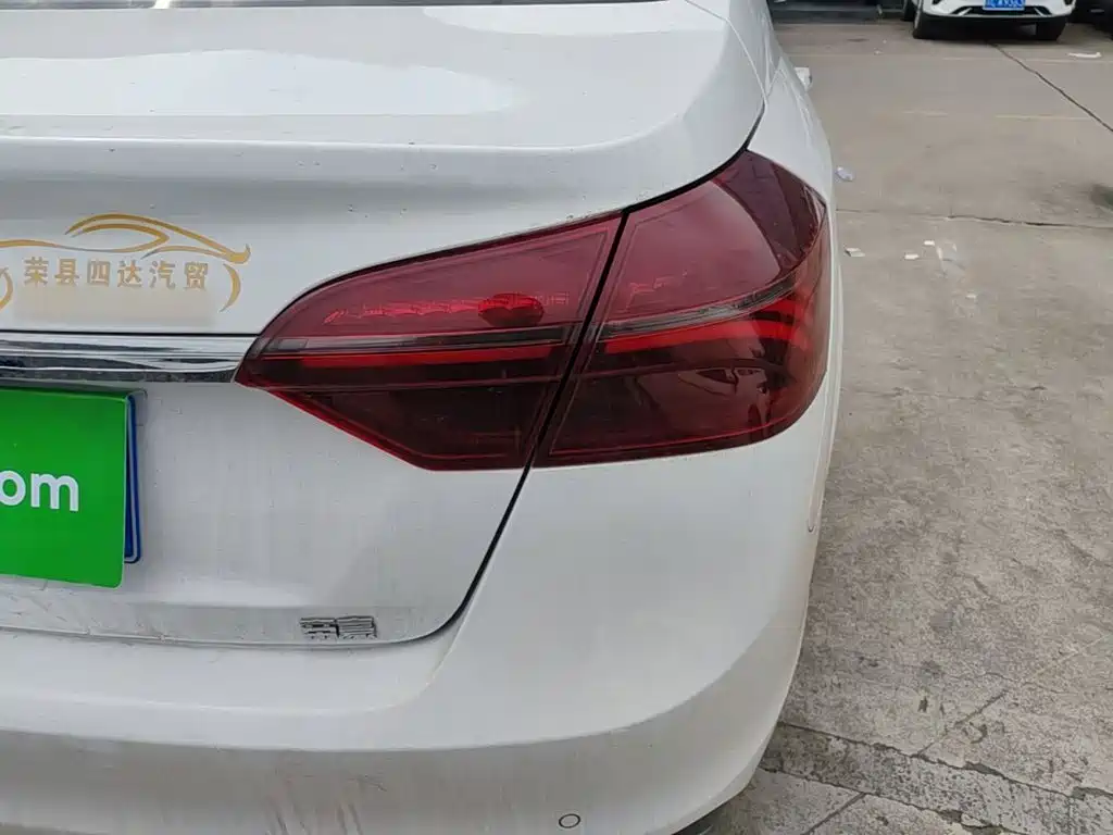 Geely Emgrand — миниатюра 8