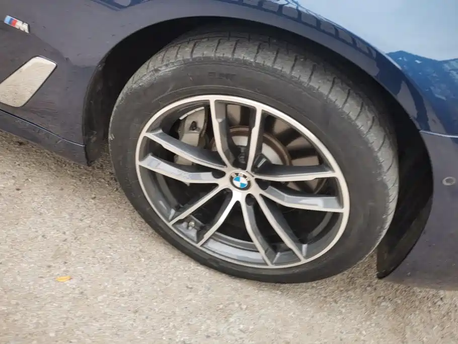 BMW 5 Series New Energy — миниатюра 6