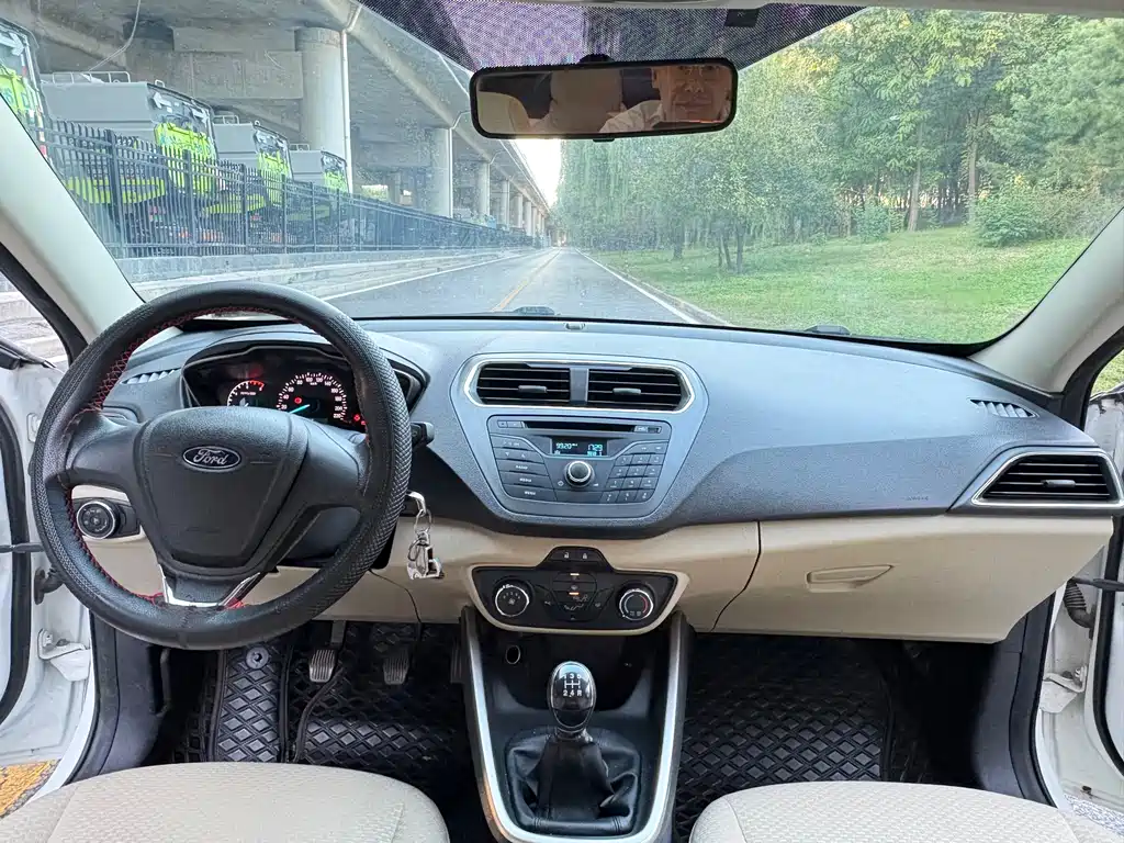 Ford Escort — миниатюра 10