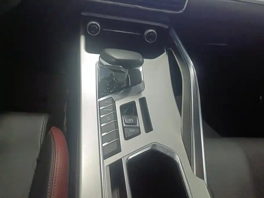 Geely Binyue — миниатюра 16