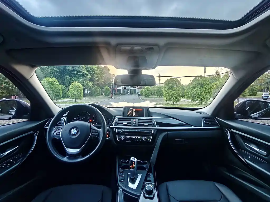 BMW 3 Series — миниатюра 21