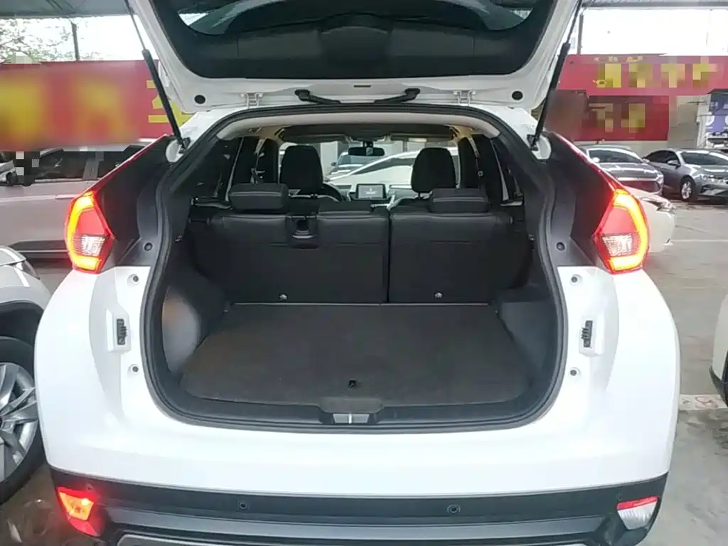 Mitsubishi Eclipse Cross — миниатюра 19