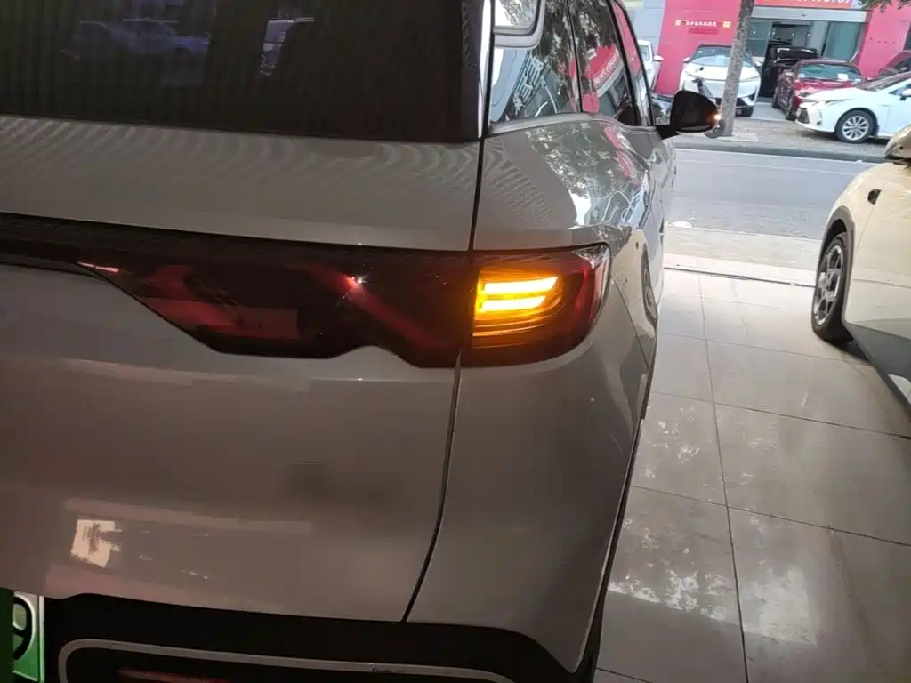 BYD Yuan UP — миниатюра 8
