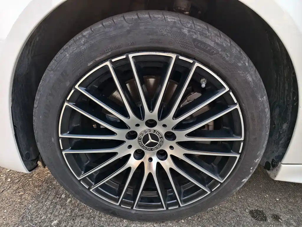 Mercedes-Benz C-Class — миниатюра 16