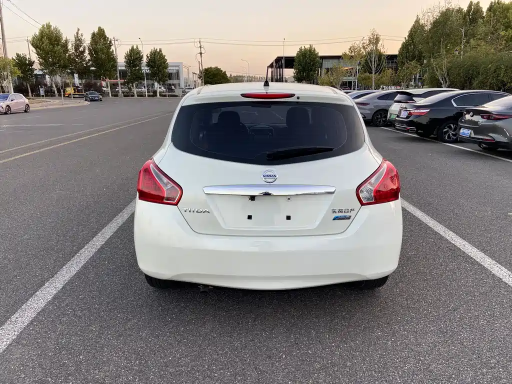 Nissan Tiida — миниатюра 5