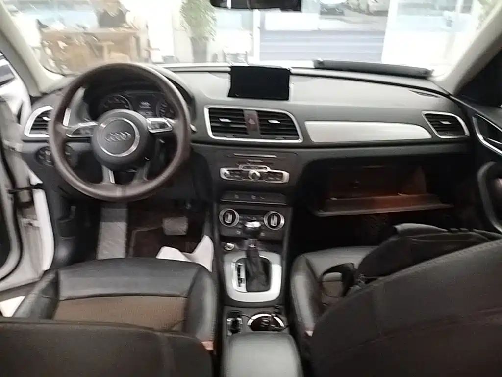Audi Q3 — миниатюра 10