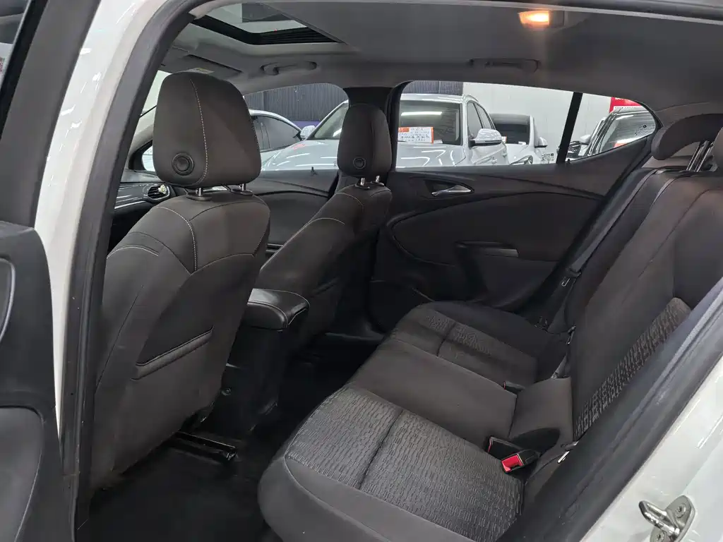 Buick Verano — миниатюра 6