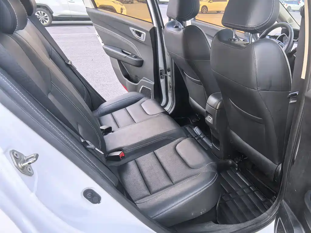 Geely Vision X3 — миниатюра 18