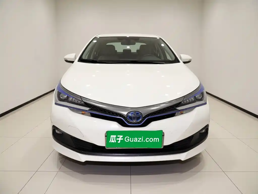 Toyota Corolla Hybrid — миниатюра 24