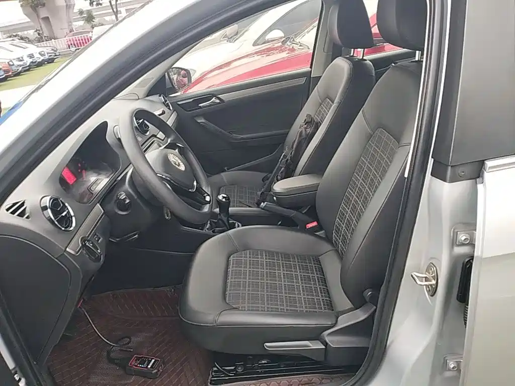 Volkswagen Jetta — миниатюра 15