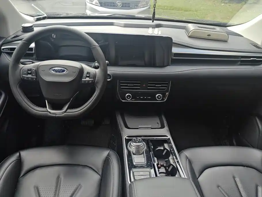 Ford Edge — миниатюра 12