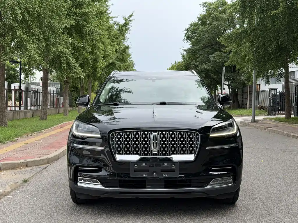 Lincoln Aviator 3.0T V6 4WD Premium Edition, фото 2