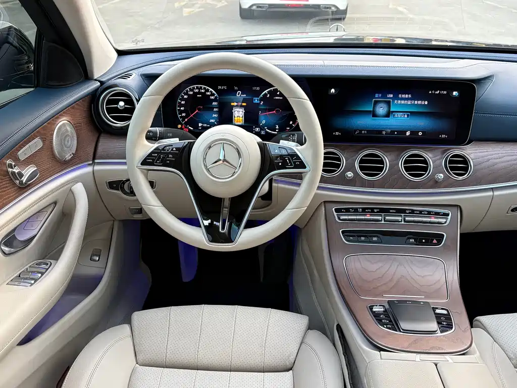 Mercedes-Benz E-Class — миниатюра 8