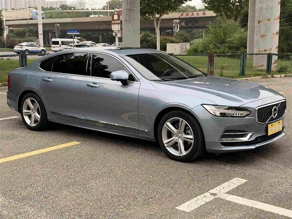 Volvo S90 — миниатюра 4