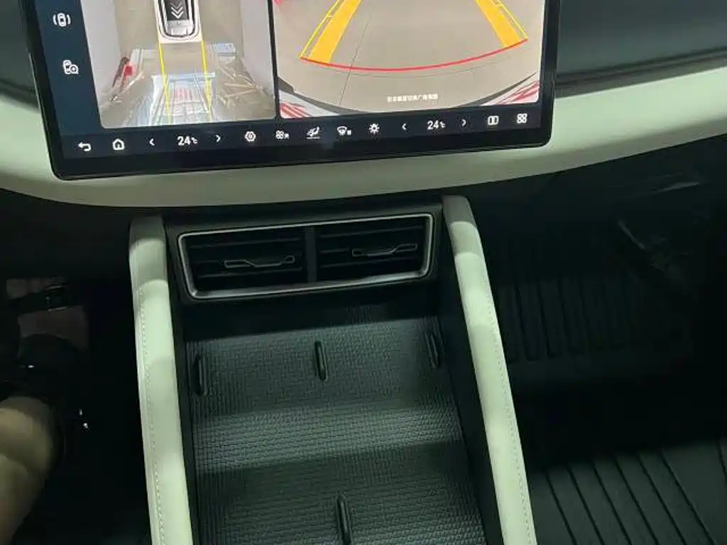 BYD Yuan UP — миниатюра 13