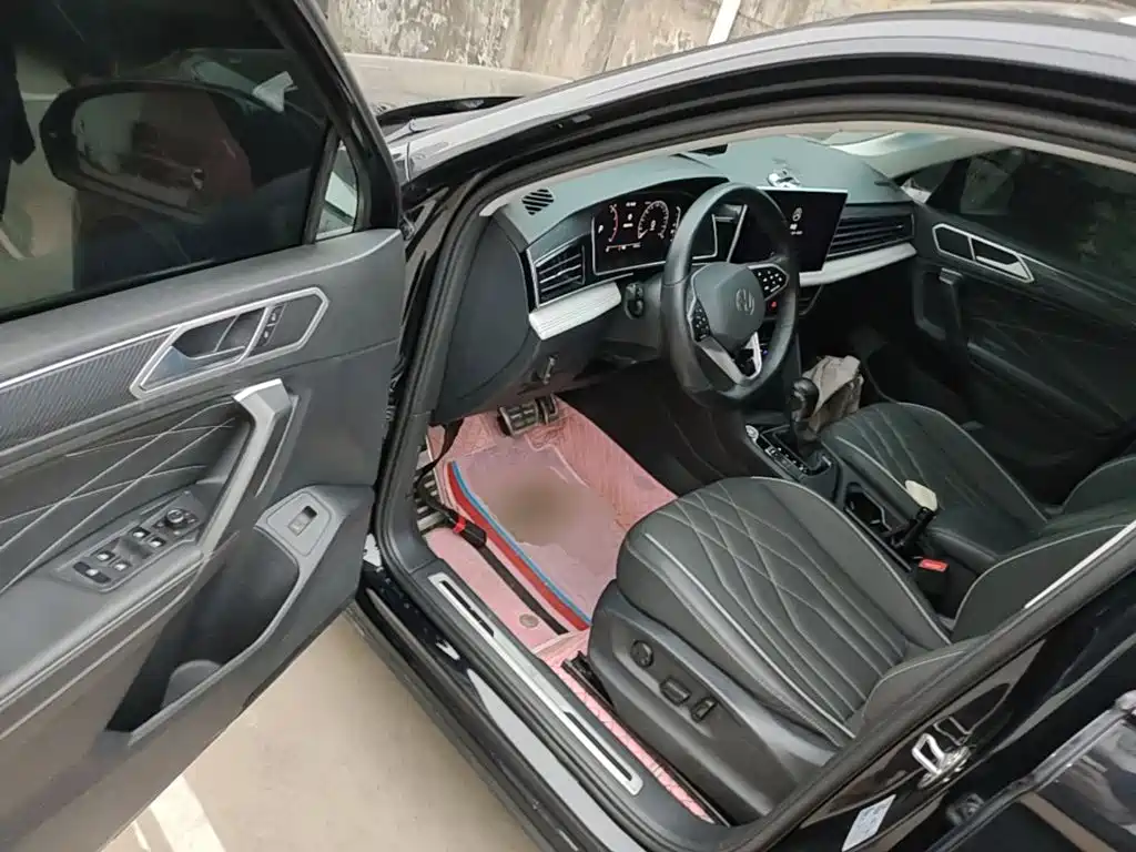 Volkswagen Tiguan L — миниатюра 16