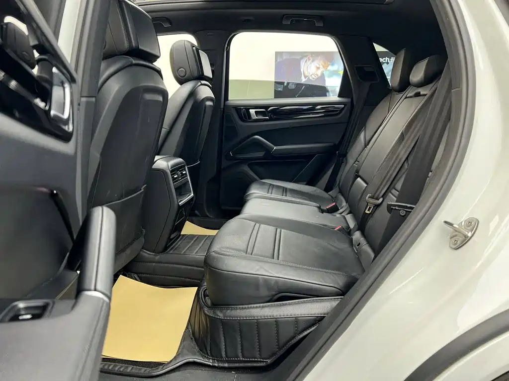 Porsche Cayenne — миниатюра 20