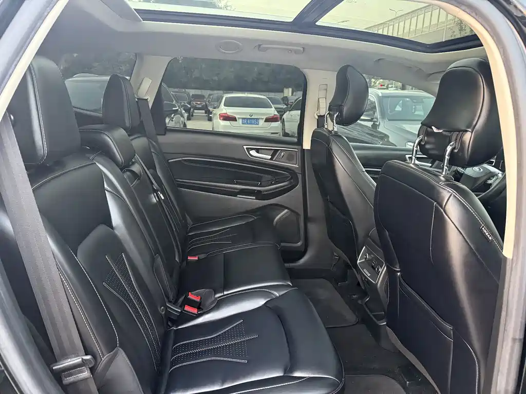 Ford Edge — миниатюра 5