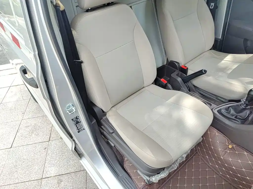 Wuling Hongguang V — миниатюра 25