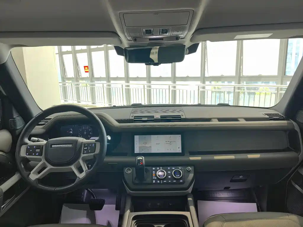Land Rover Defender — миниатюра 6