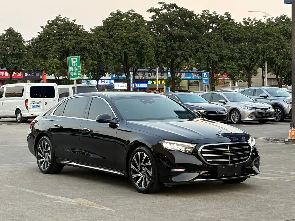 Mercedes-Benz E-Class — миниатюра 3
