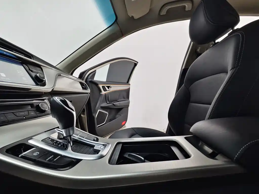 Geely Emgrand GL — миниатюра 12