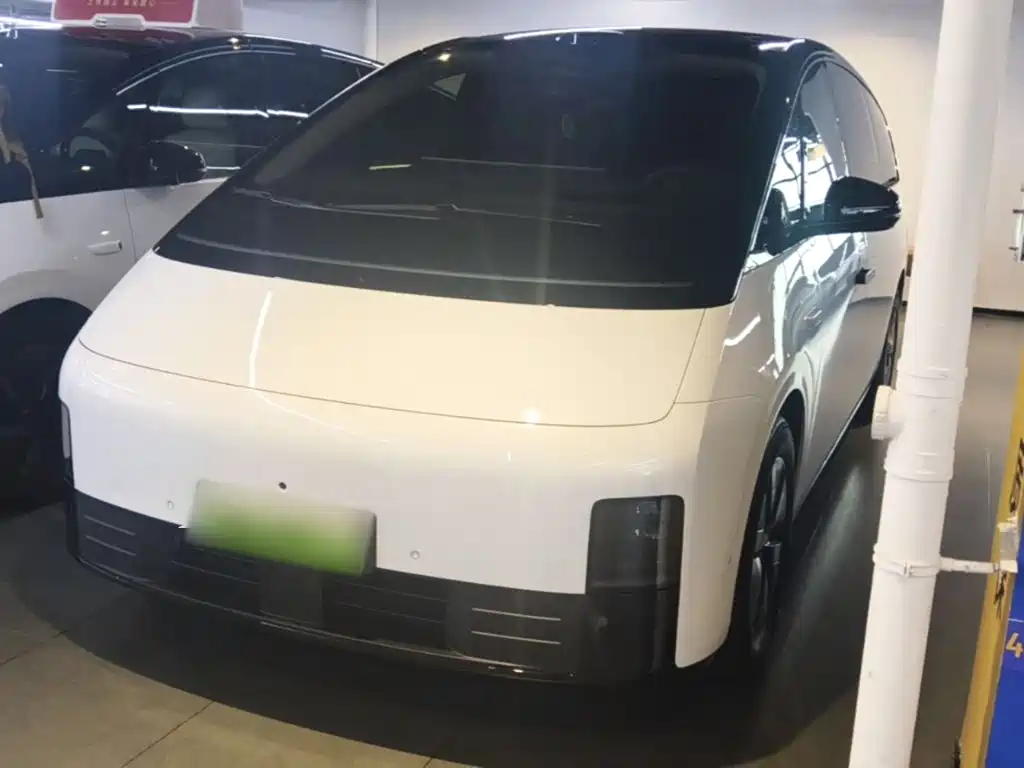 Li Auto Li MEGA — миниатюра 2