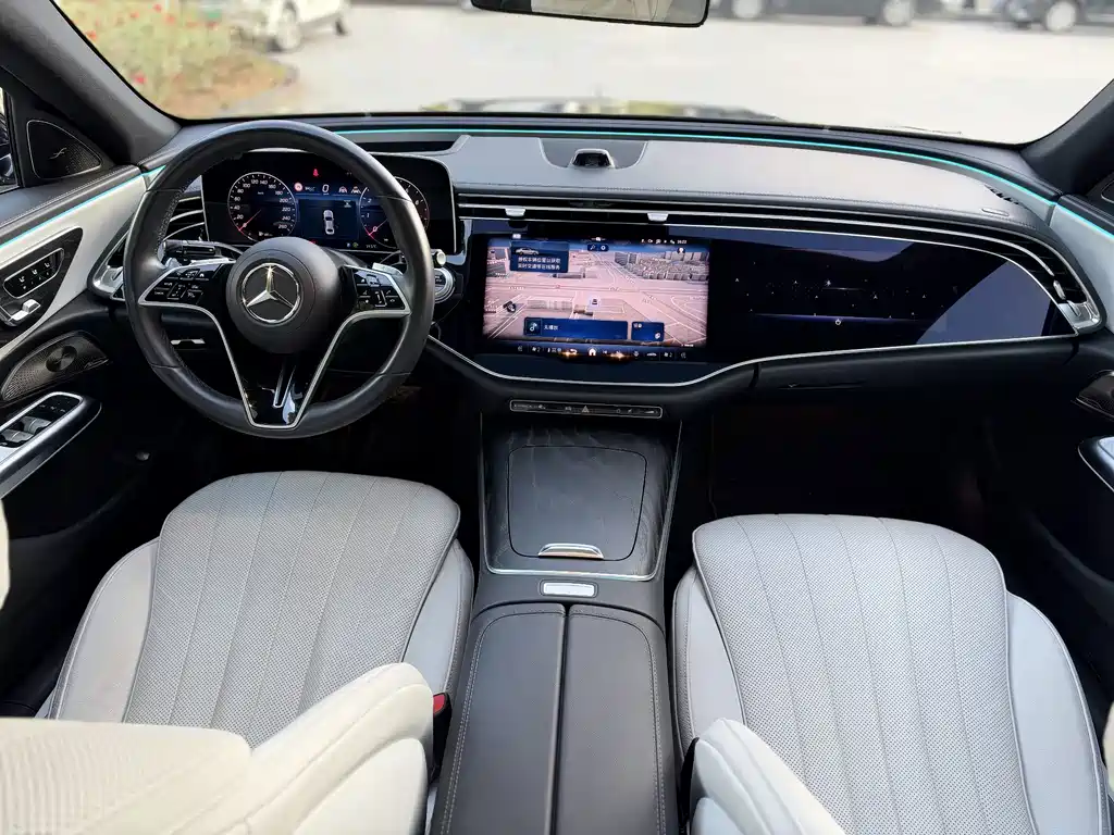 Mercedes-Benz E-Class — миниатюра 11