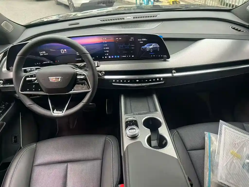 CADILLAC XT5