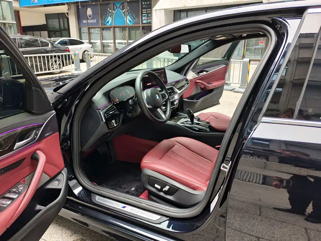 BMW 5 Series — миниатюра 9