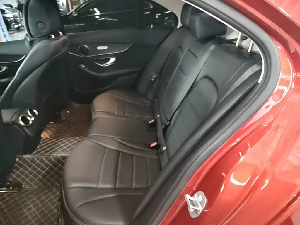 Mercedes-Benz C-Class — миниатюра 17